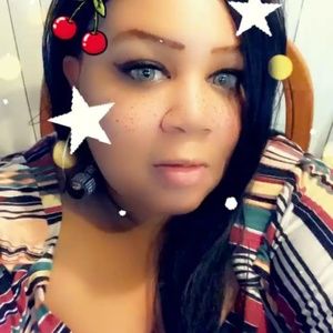 Meet your Posher, Cassandra